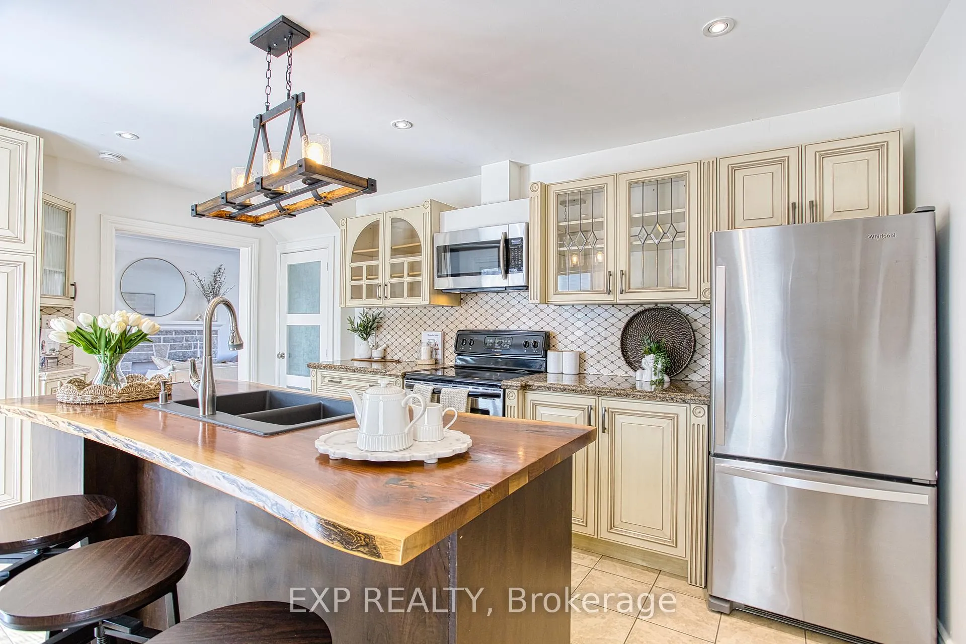 Photo 22 of 116 First Street N, Hamilton, Stoney Creek — HOMEH