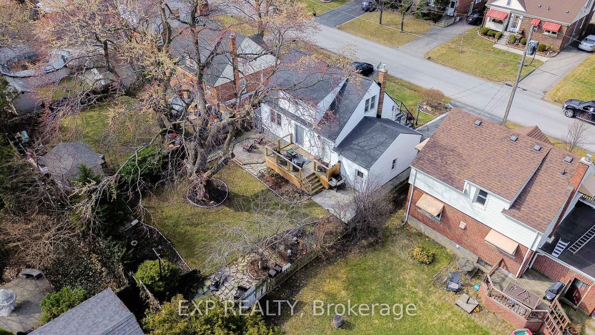 Photo 49 of 116 First Street N, Hamilton, Stoney Creek — HOMEH