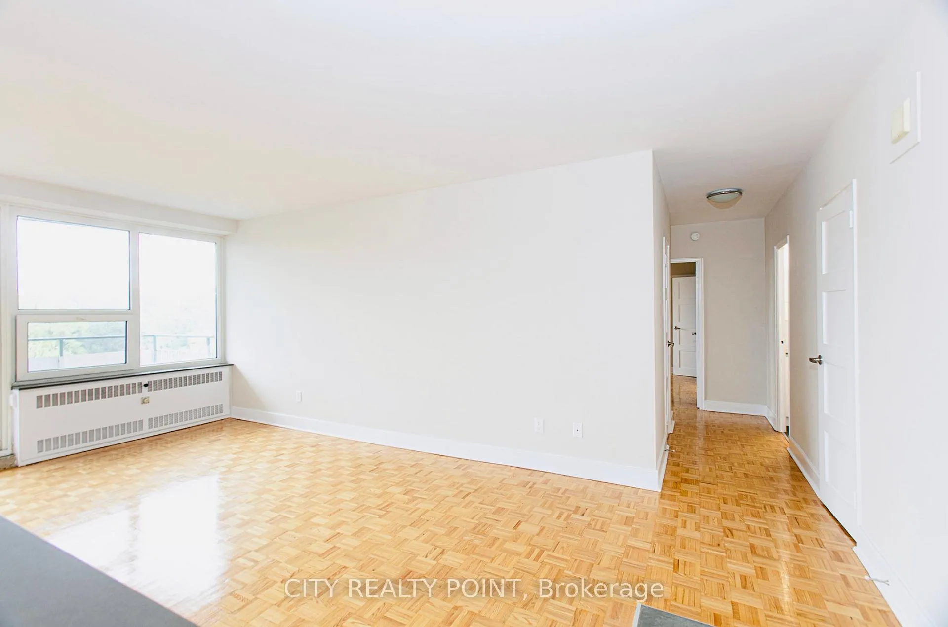 Photo 7 of Unit 204, 10 Shallmar Boulevard, Toronto, Forest Hill North — HOMEH