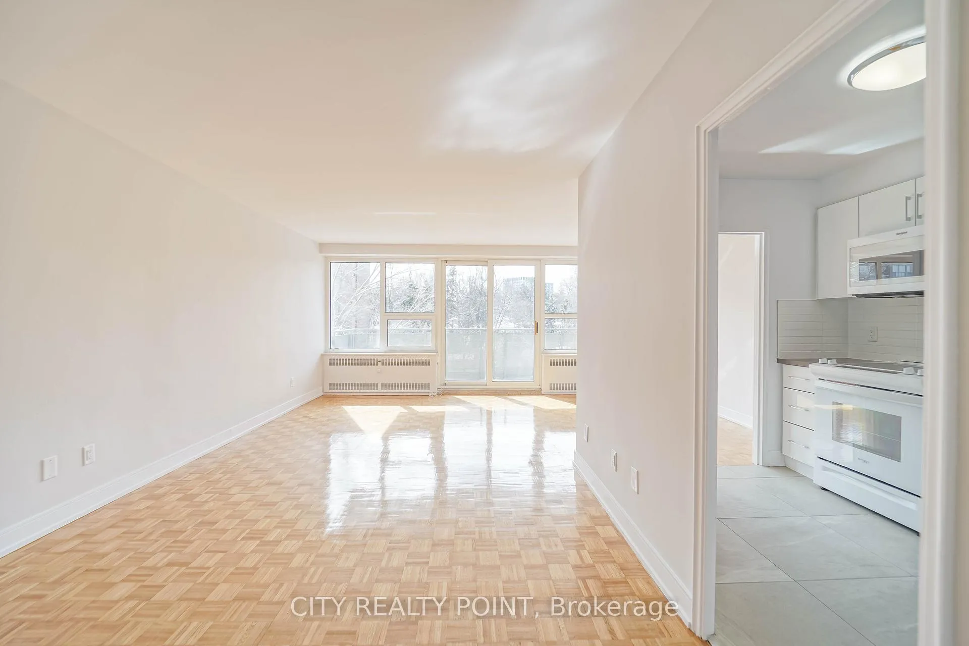 Photo 10 of Unit 204, 10 Shallmar Boulevard, Toronto, Forest Hill North — HOMEH