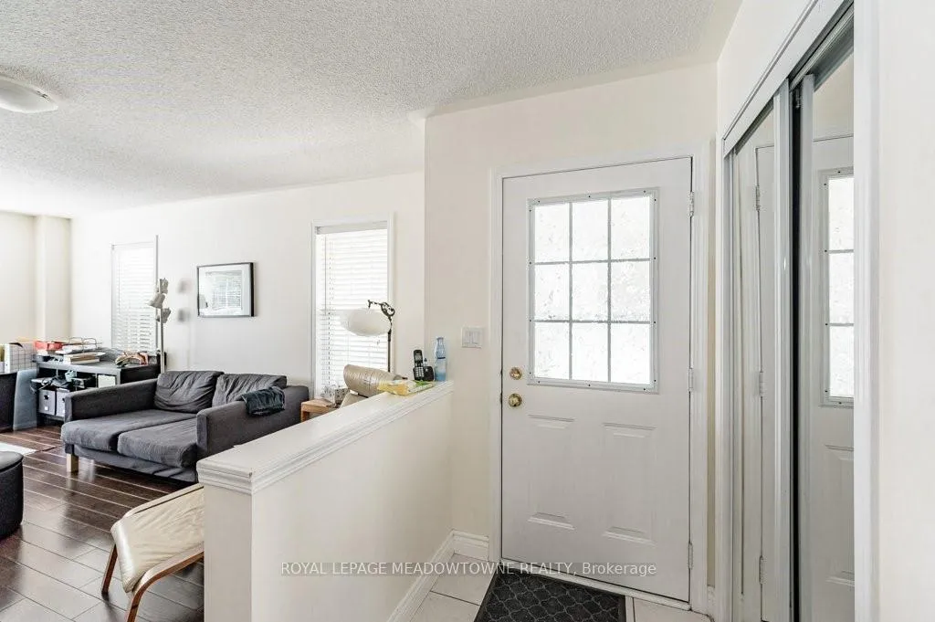 Photo 5 of 381 Baverstock Crescent, Milton, Clarke — HOMEH
