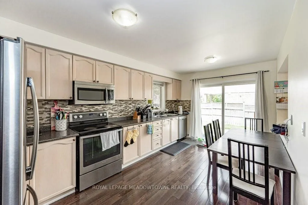 Photo 12 of 381 Baverstock Crescent, Milton, Clarke — HOMEH