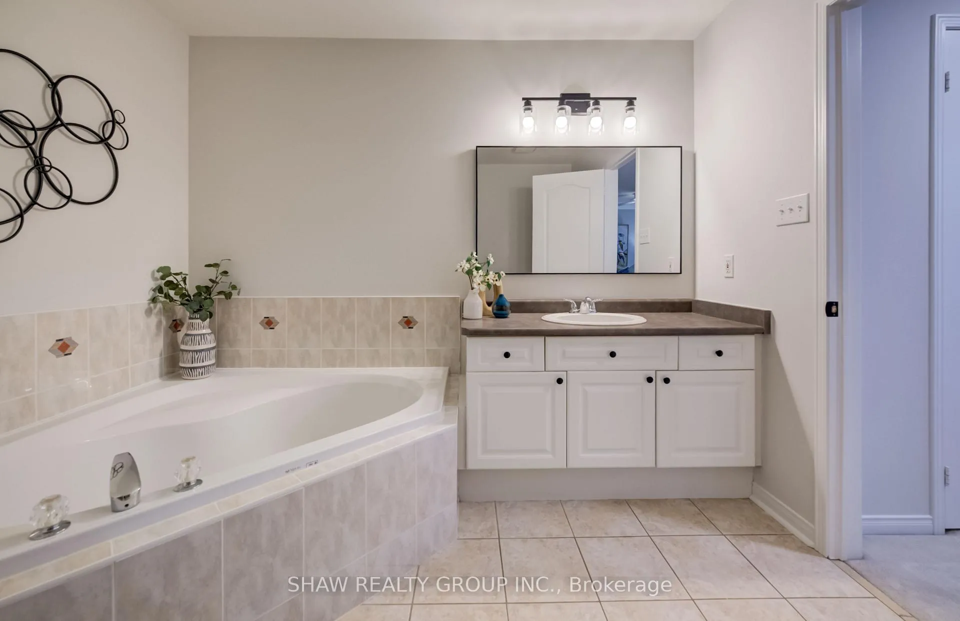 Photo 26 of 2058 Glenhampton Road, Oakville, Westmount — HOMEH