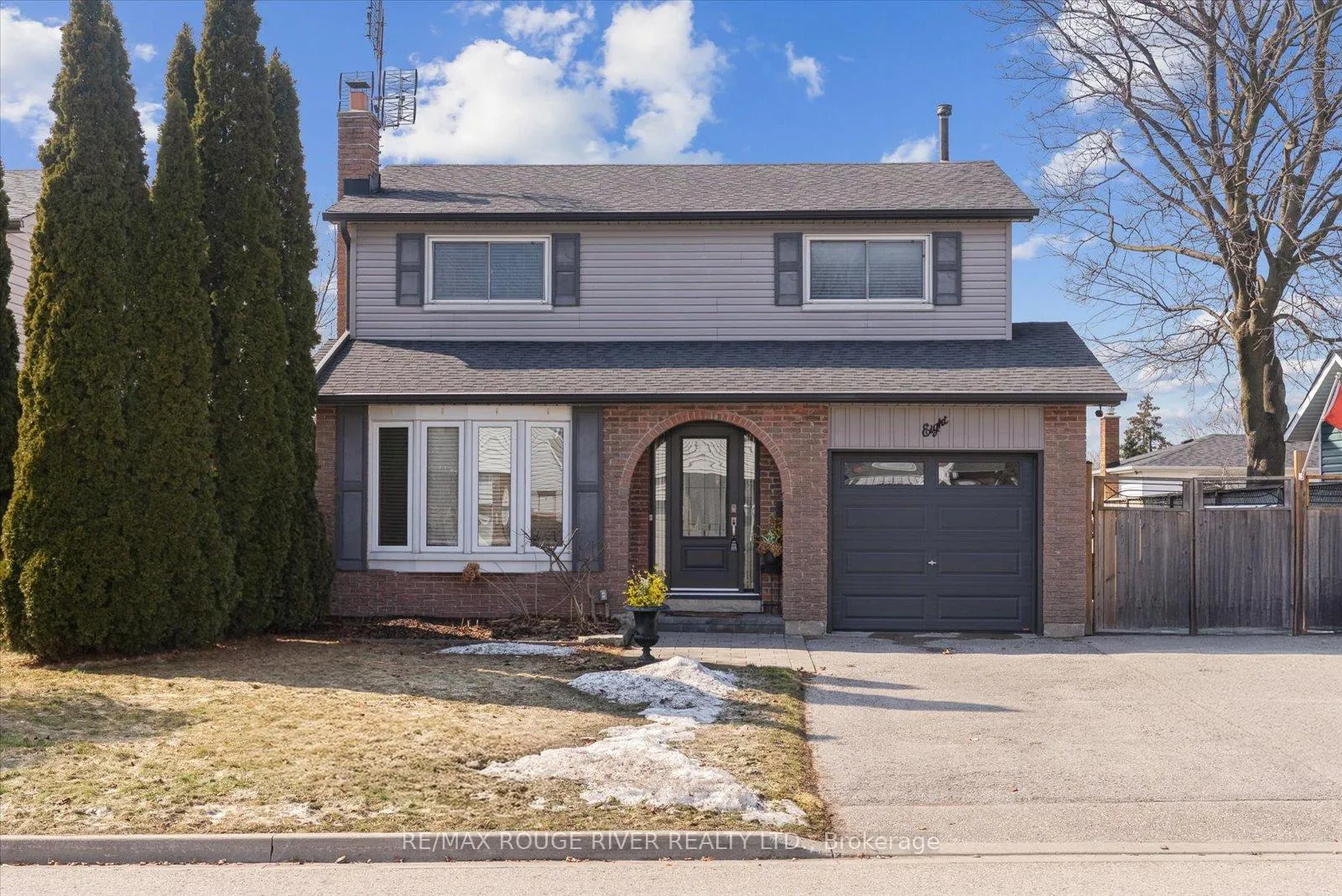 Photo 1 of 8 Kenton Court, Whitby, Lynde Creek — HOMEH