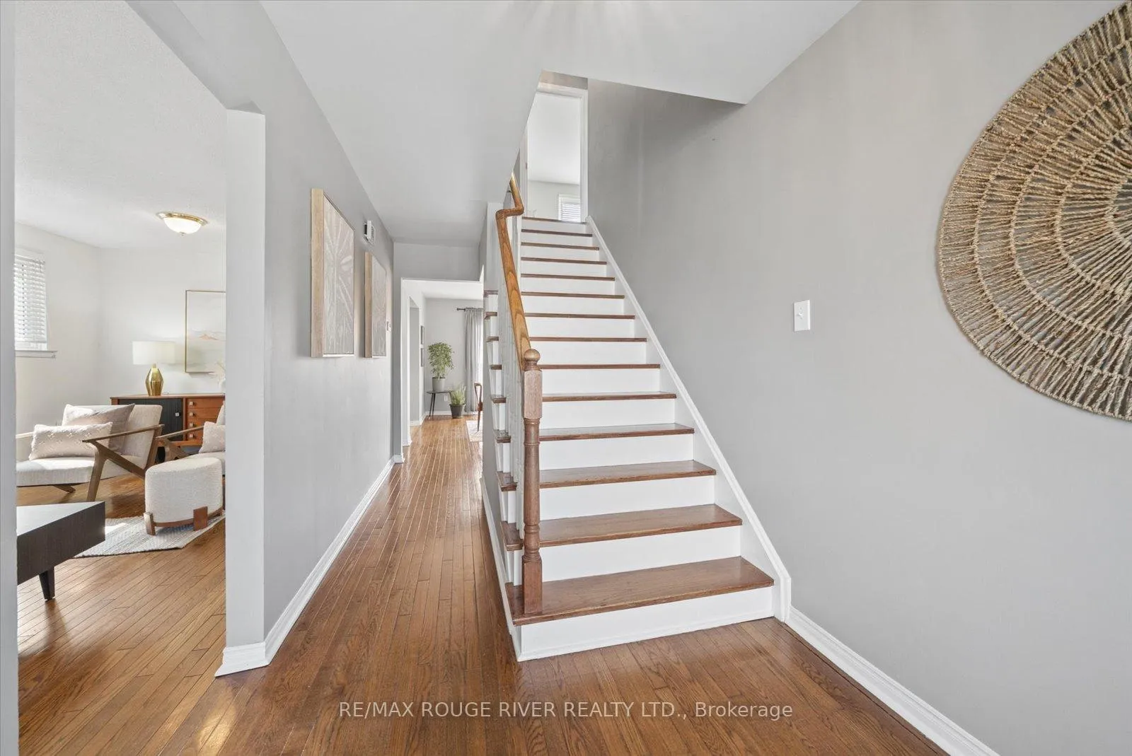 Photo 4 of 8 Kenton Court, Whitby, Lynde Creek — HOMEH