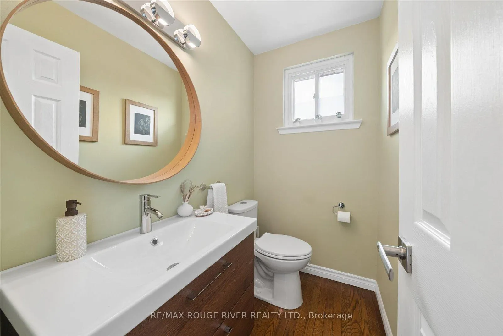 Photo 15 of 8 Kenton Court, Whitby, Lynde Creek — HOMEH