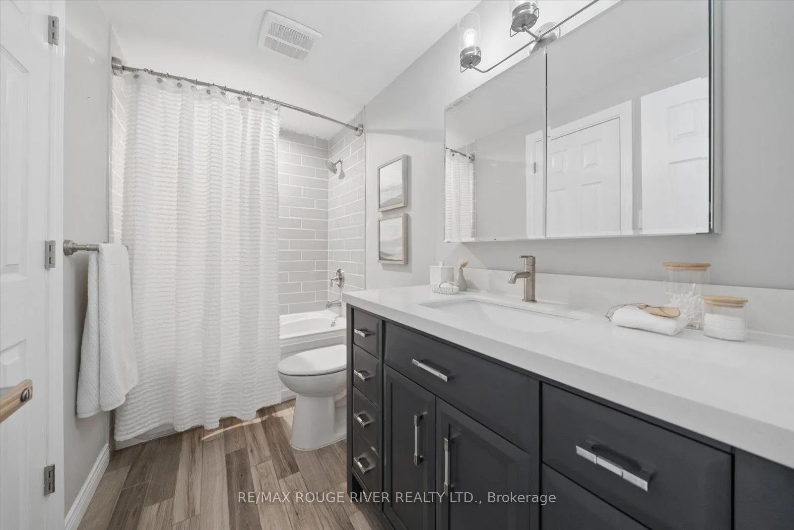Photo 22 of 8 Kenton Court, Whitby, Lynde Creek — HOMEH
