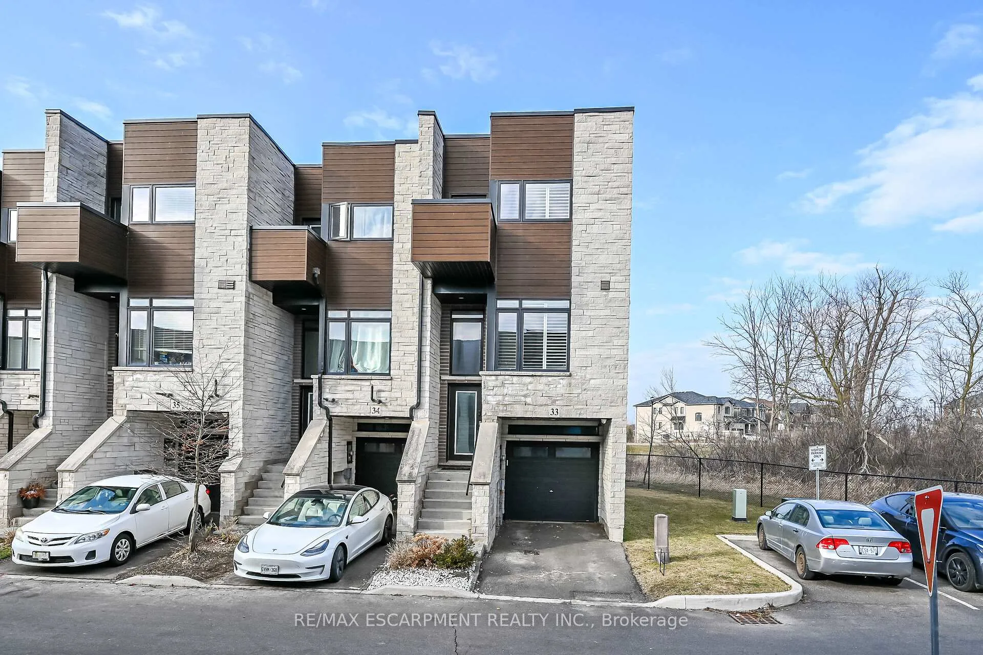 Front of Unit 33, 35 Midhurst Heights