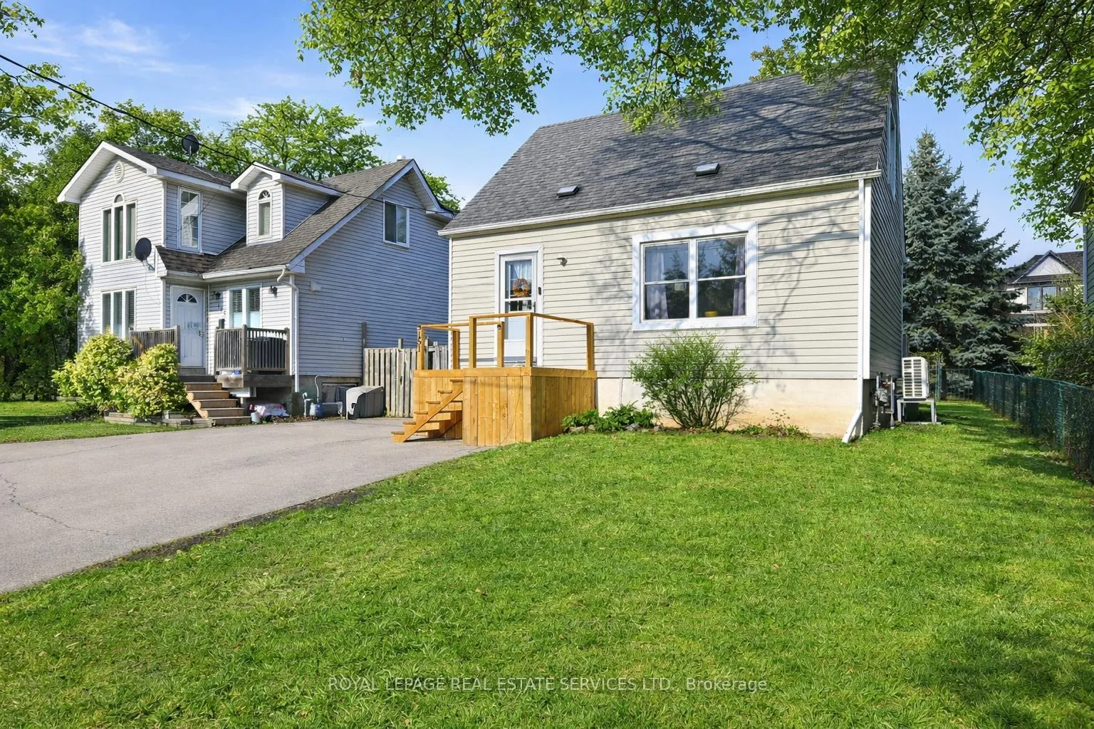 Photo 2 of 151 Westside Drive, Oakville, Central — HOMEH