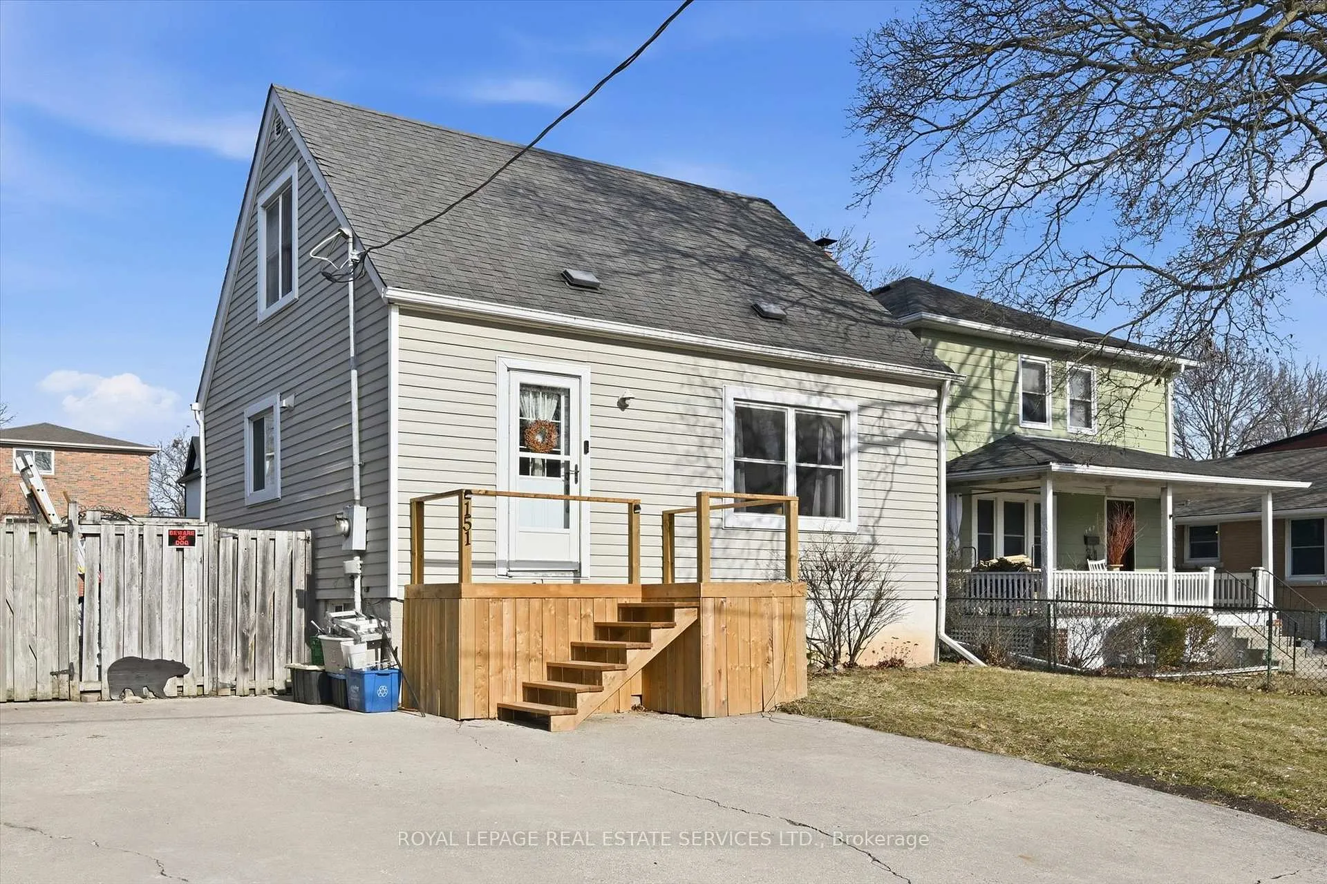 Photo 3 of 151 Westside Drive, Oakville, Central — HOMEH