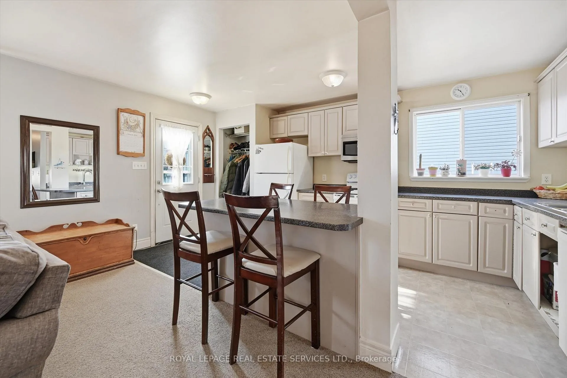 Photo 9 of 151 Westside Drive, Oakville, Central — HOMEH