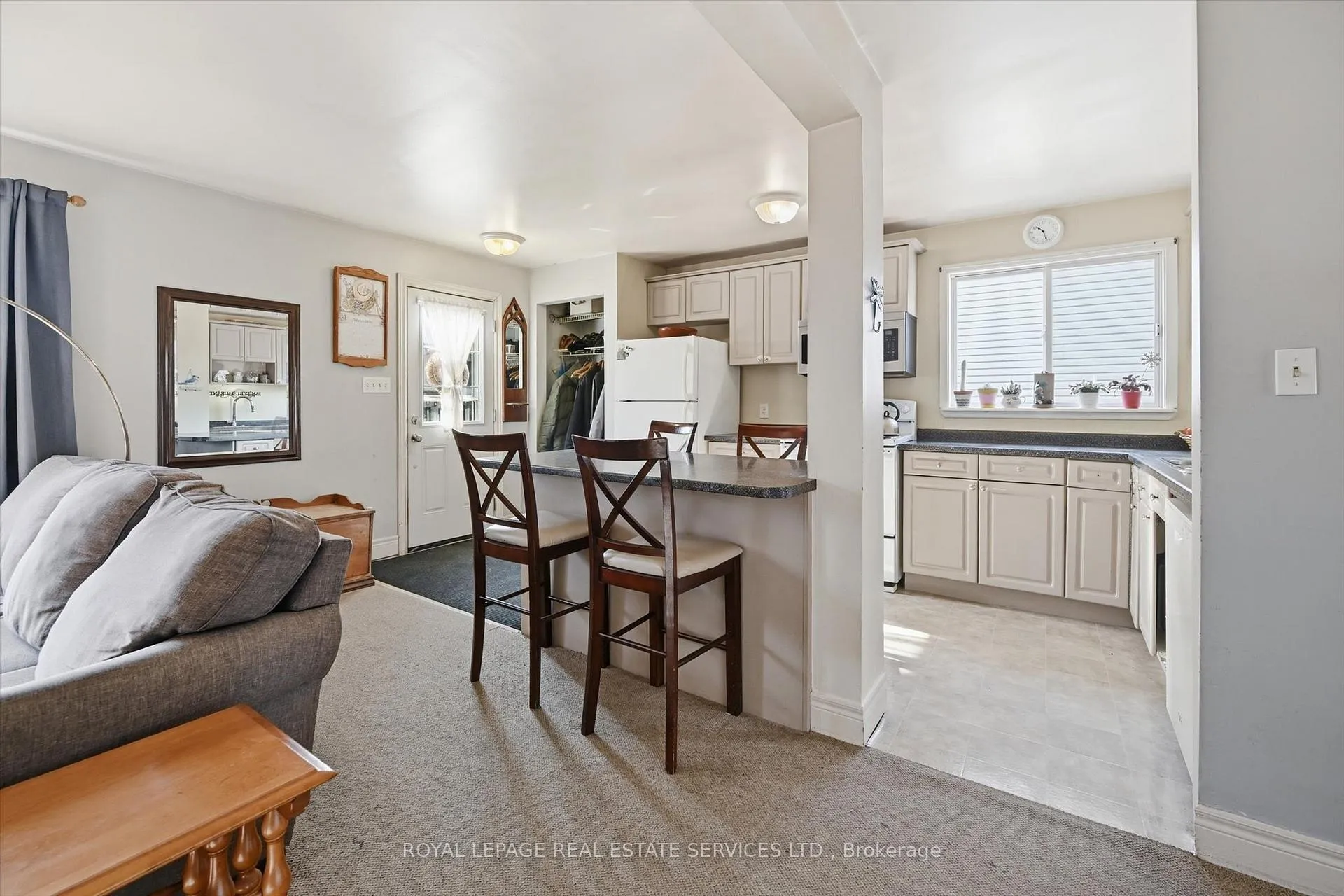 Photo 15 of 151 Westside Drive, Oakville, Central — HOMEH