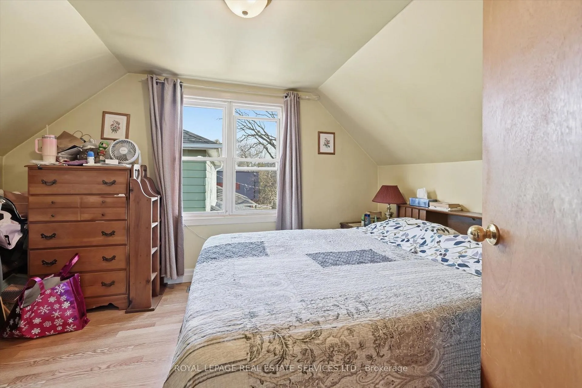 Photo 22 of 151 Westside Drive, Oakville, Central — HOMEH