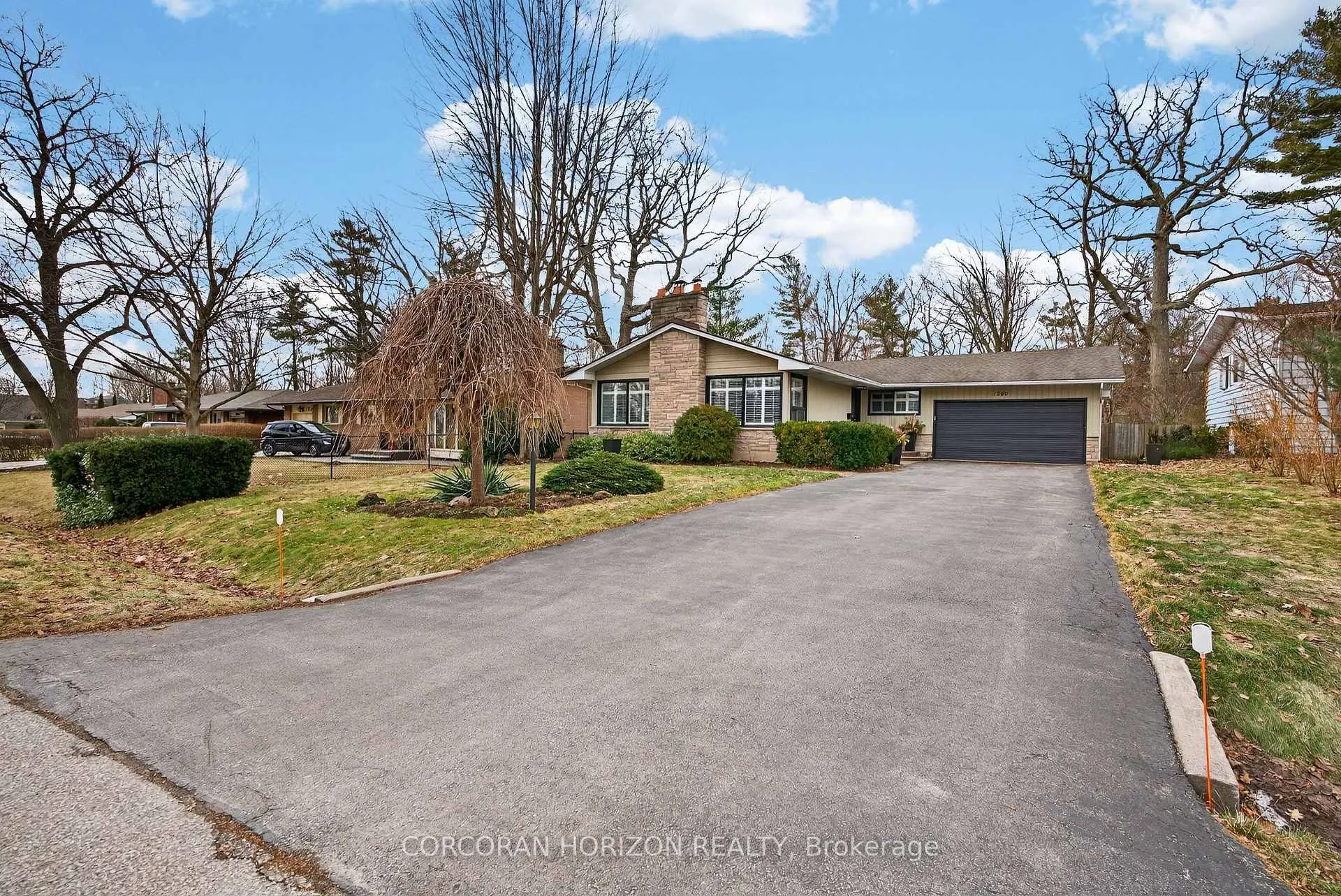 Photo 2 of 1260 Elgin Crescent, Oakville, Falgarwood — HOMEH
