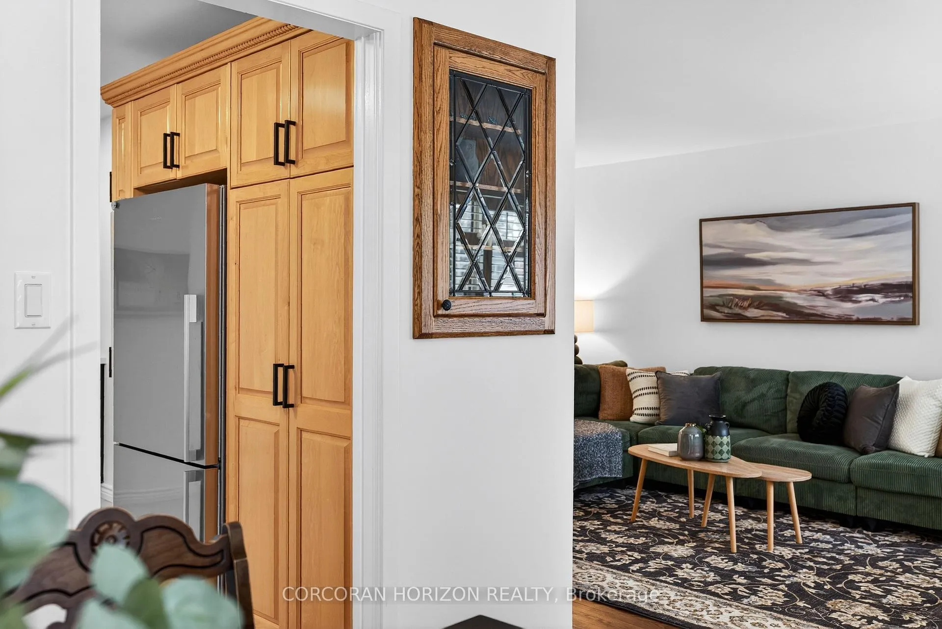 Photo 9 of 1260 Elgin Crescent, Oakville, Falgarwood — HOMEH