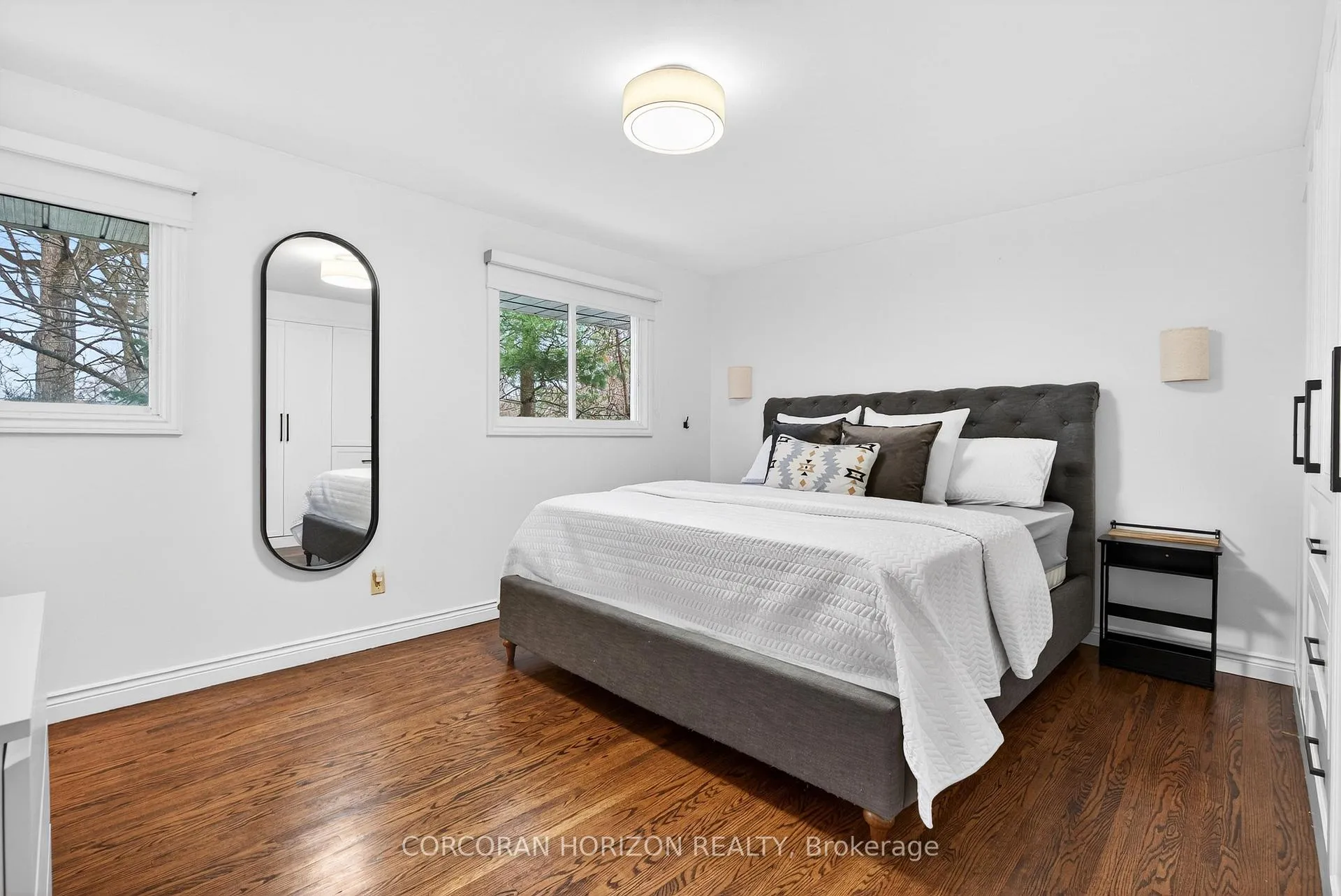 Photo 14 of 1260 Elgin Crescent, Oakville, Falgarwood — HOMEH