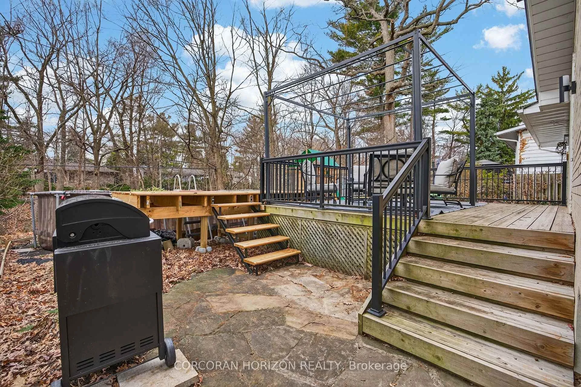 Photo 32 of 1260 Elgin Crescent, Oakville, Falgarwood — HOMEH