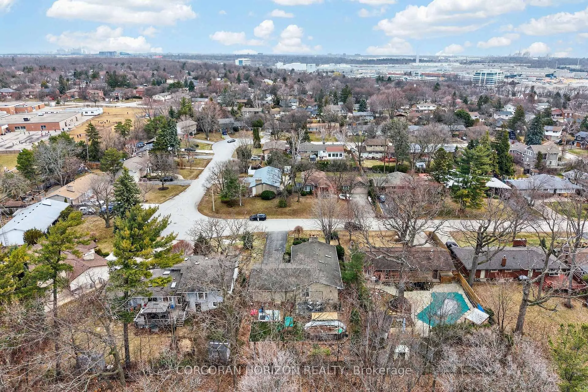 Photo 39 of 1260 Elgin Crescent, Oakville, Falgarwood — HOMEH