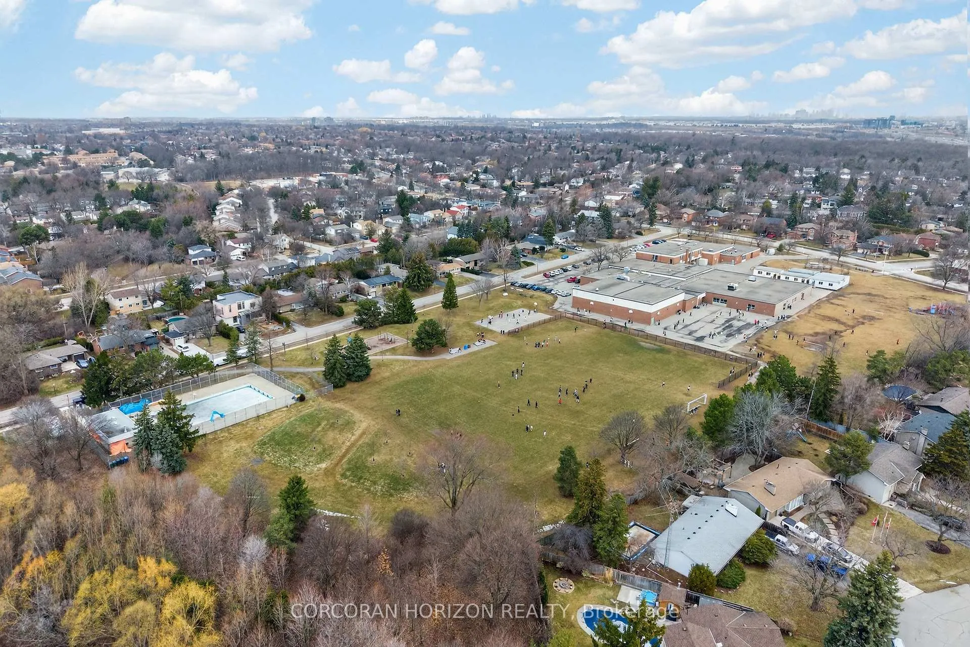 Photo 40 of 1260 Elgin Crescent, Oakville, Falgarwood — HOMEH