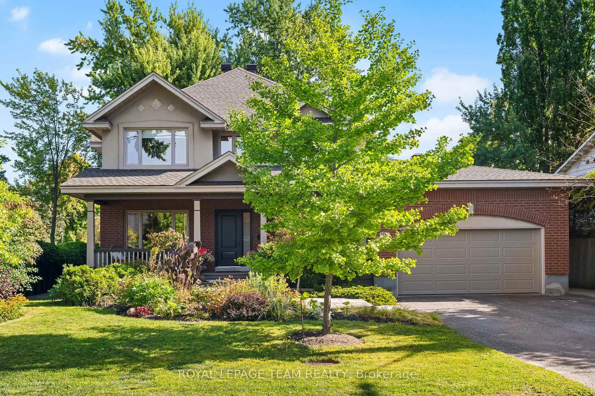 Front of 1601 Apeldoorn Avenue
