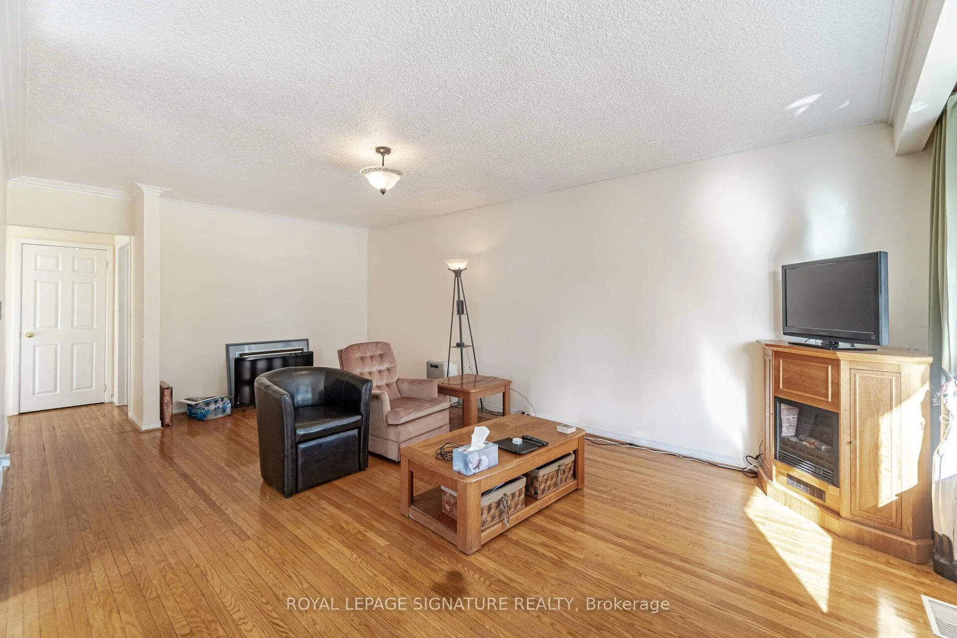 Photo 12 of 34 Ivan Road, Scarborough, Centennial Scarborough — HOMEH