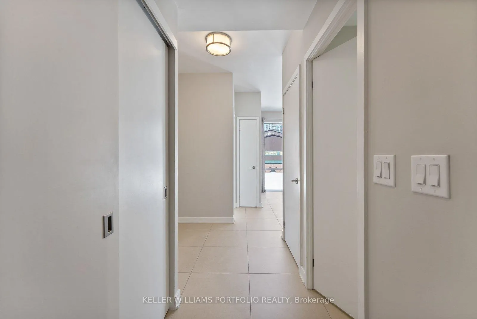 Photo 2 of Unit 404, 3 Market Street, Toronto, Waterfront Communities — HOMEH