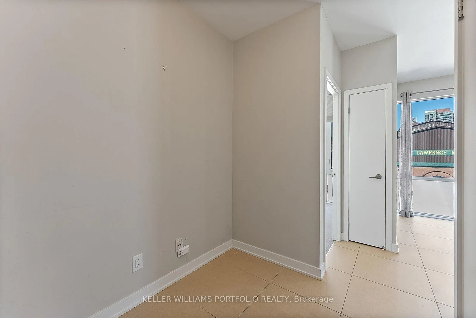 Photo 4 of Unit 404, 3 Market Street, Toronto, Waterfront Communities — HOMEH
