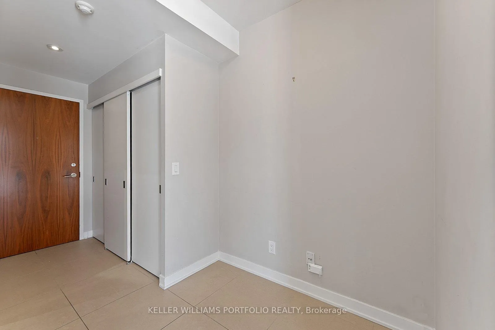 Photo 5 of Unit 404, 3 Market Street, Toronto, Waterfront Communities — HOMEH