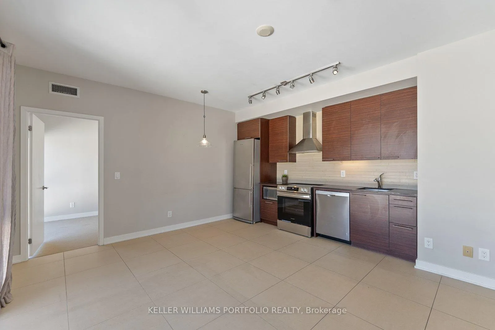 Photo 8 of Unit 404, 3 Market Street, Toronto, Waterfront Communities — HOMEH