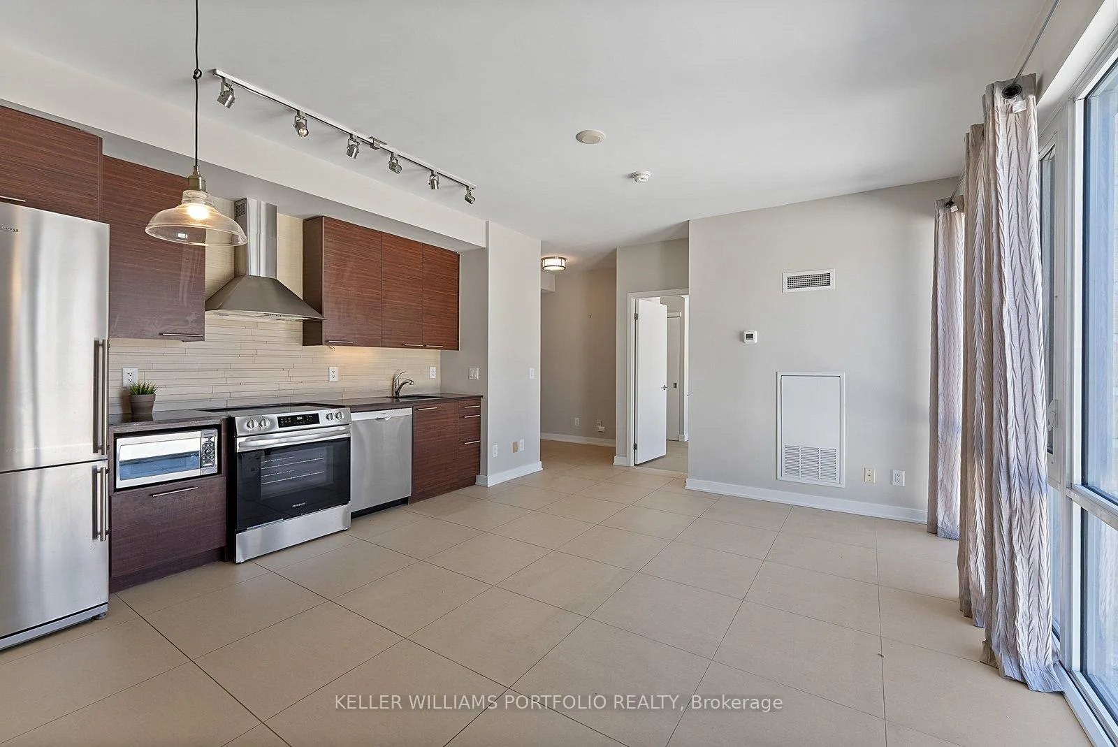 Photo 9 of Unit 404, 3 Market Street, Toronto, Waterfront Communities — HOMEH