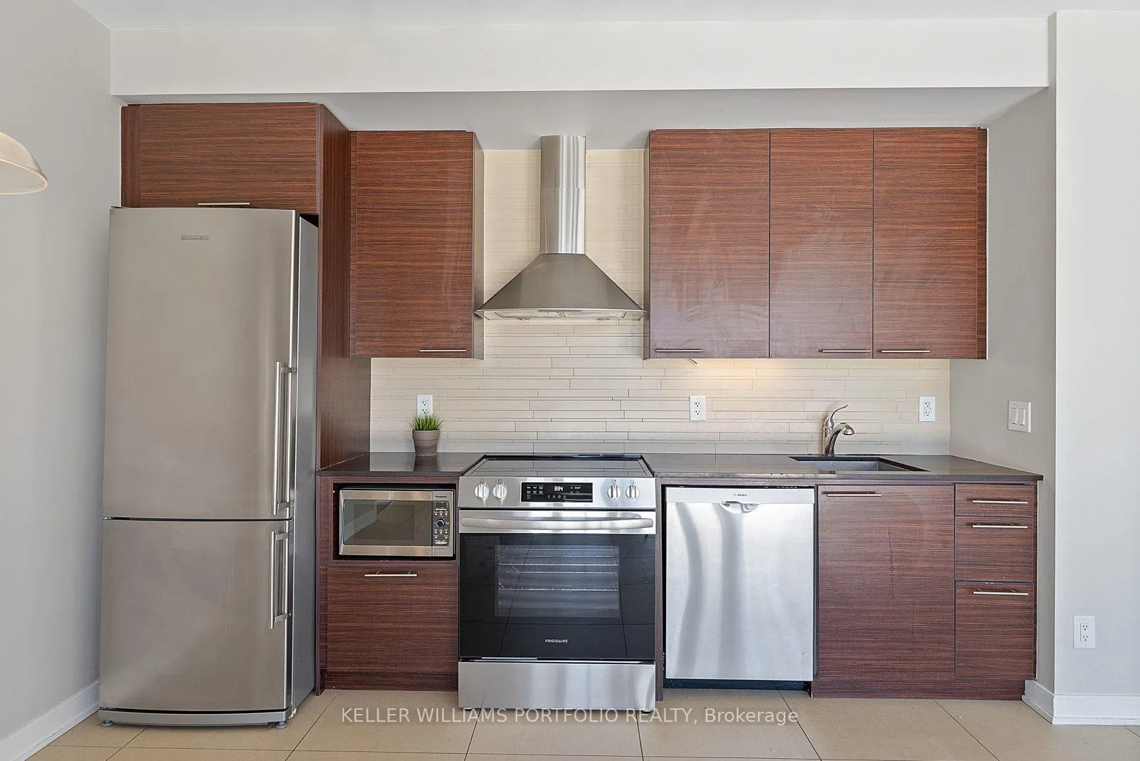 Photo 11 of Unit 404, 3 Market Street, Toronto, Waterfront Communities — HOMEH