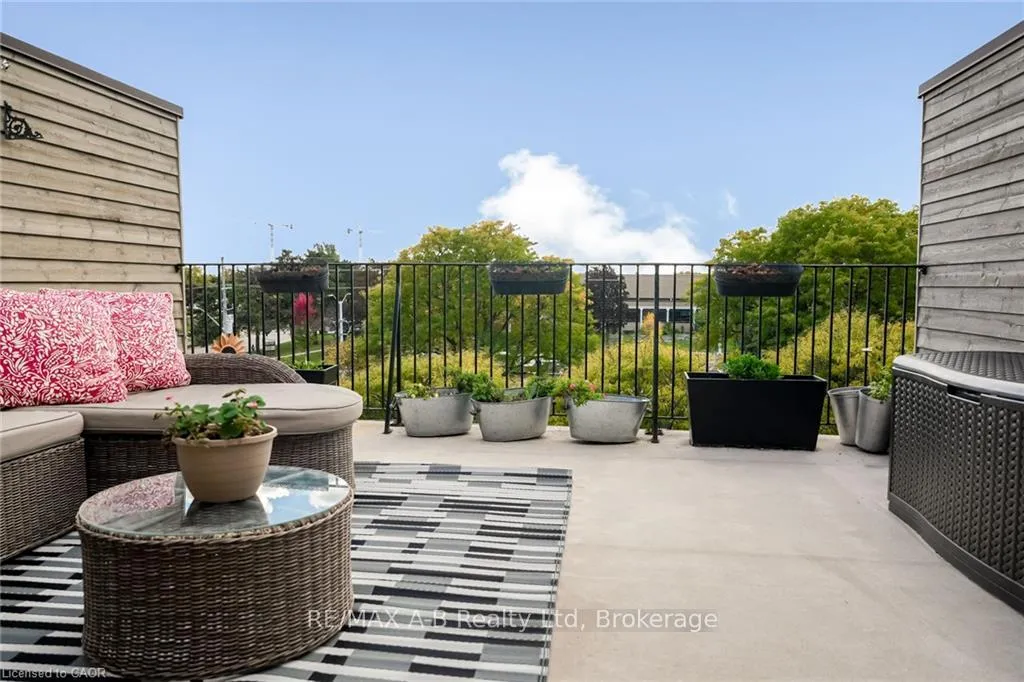 Photo 2 of Unit 305, 555 King Street E, Kitchener — HOMEH