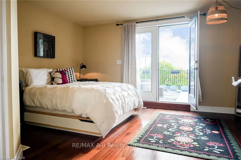Photo 3 of Unit 305, 555 King Street E, Kitchener — HOMEH