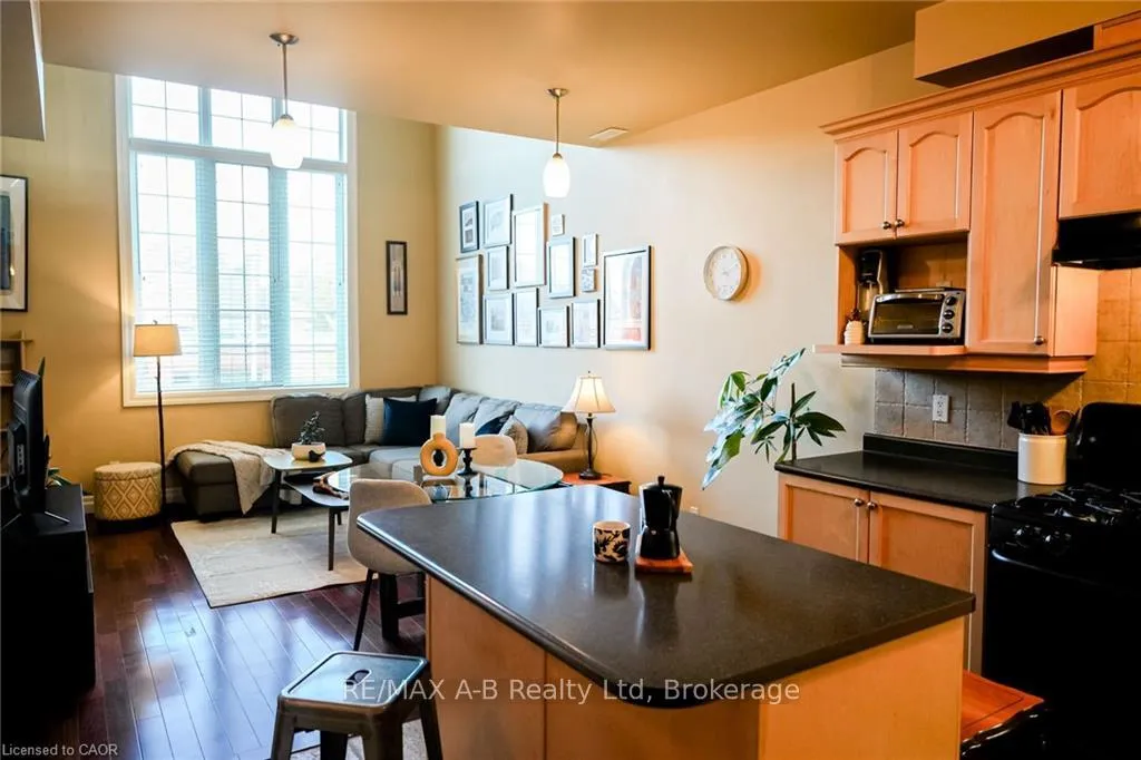 Photo 5 of Unit 305, 555 King Street E, Kitchener — HOMEH