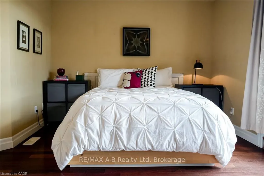 Photo 17 of Unit 305, 555 King Street E, Kitchener — HOMEH