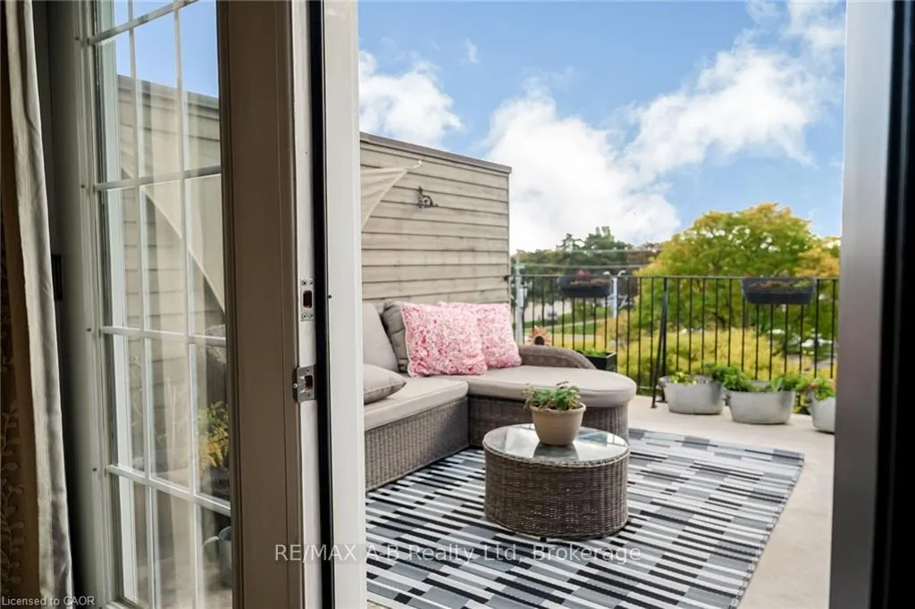 Photo 18 of Unit 305, 555 King Street E, Kitchener — HOMEH
