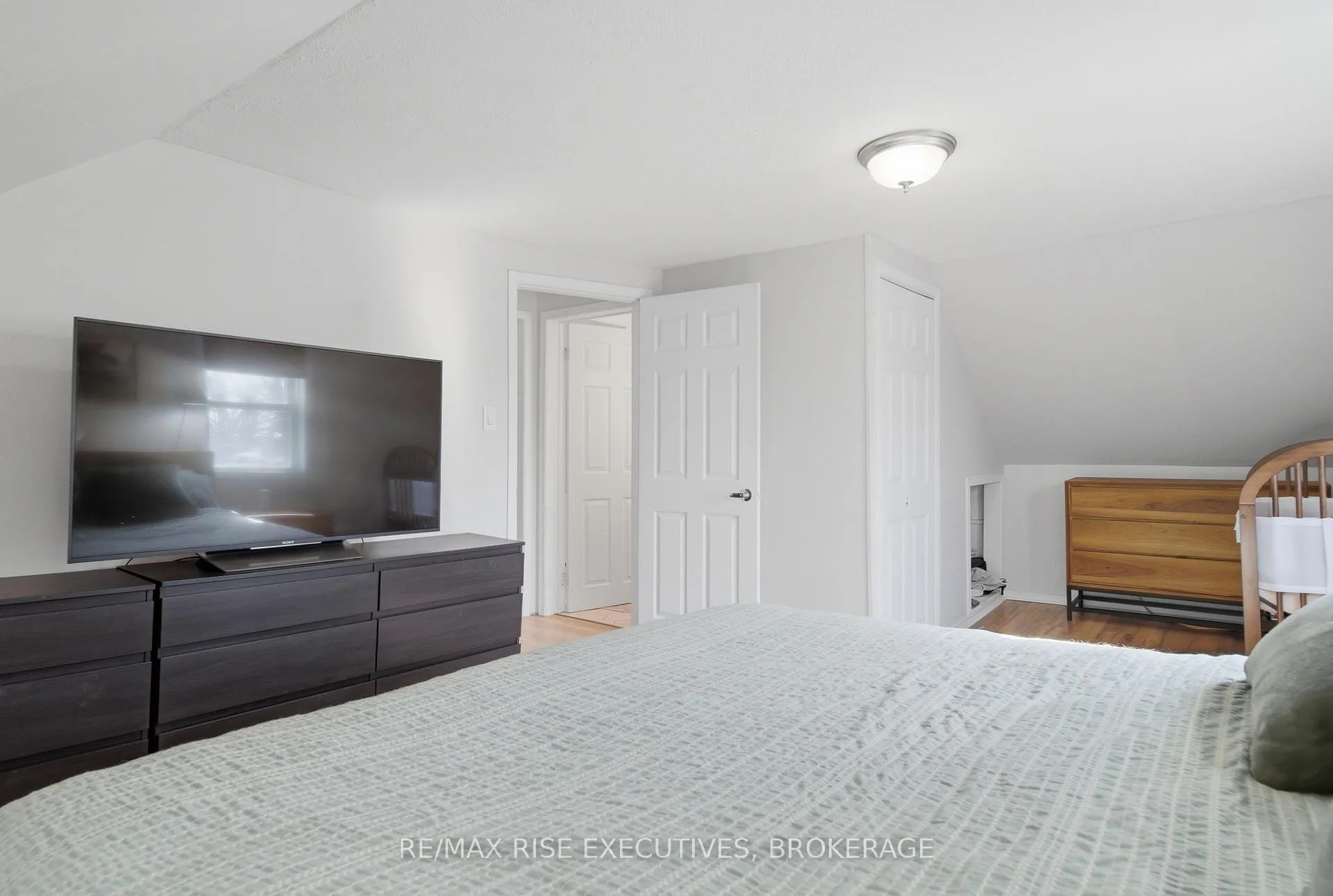 Photo 23 of 6 Leopold Street, Quinte West, Trenton Ward — HOMEH
