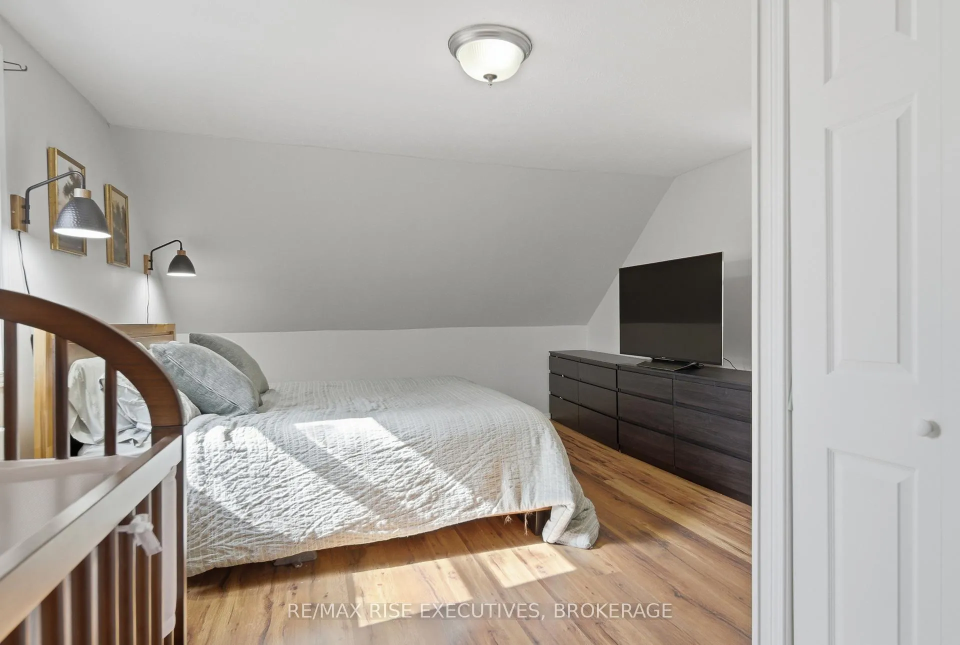 Photo 24 of 6 Leopold Street, Quinte West, Trenton Ward — HOMEH