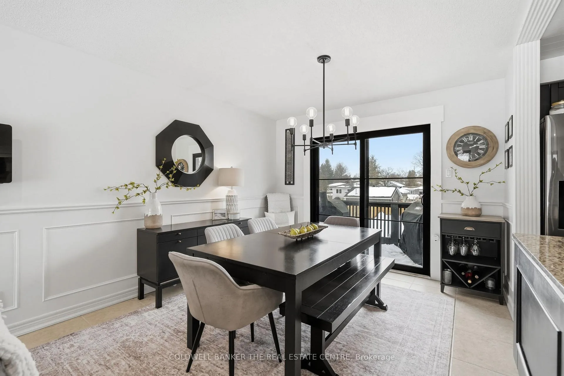 Photo 5 of 241 Cedar Crescent, Barrie, Bayshore — HOMEH