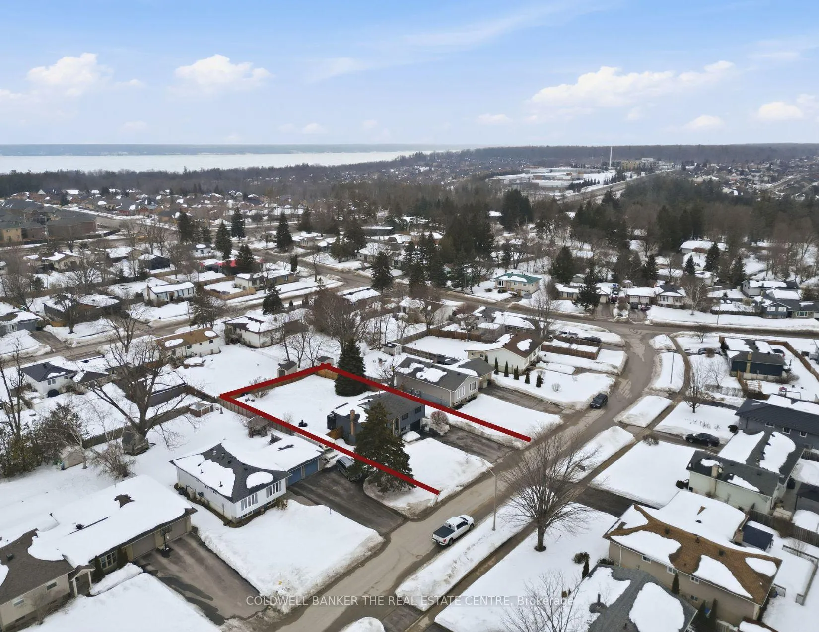 Photo 18 of 241 Cedar Crescent, Barrie, Bayshore — HOMEH