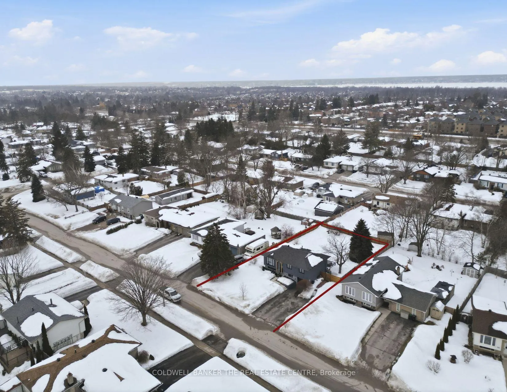 Photo 19 of 241 Cedar Crescent, Barrie, Bayshore — HOMEH