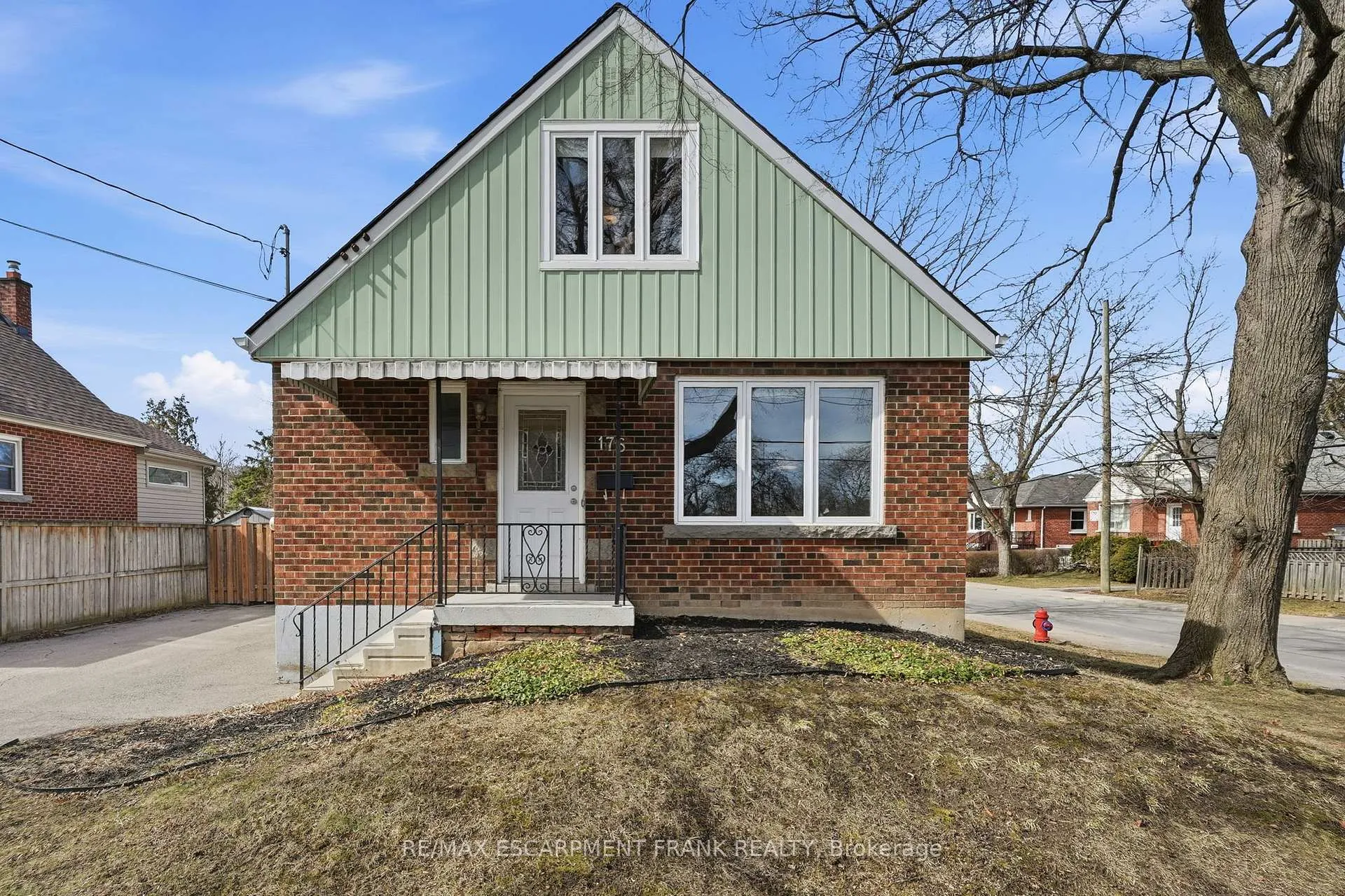 Photo 1 of 176 Charlotte Street, Hamilton, Rosedale — HOMEH