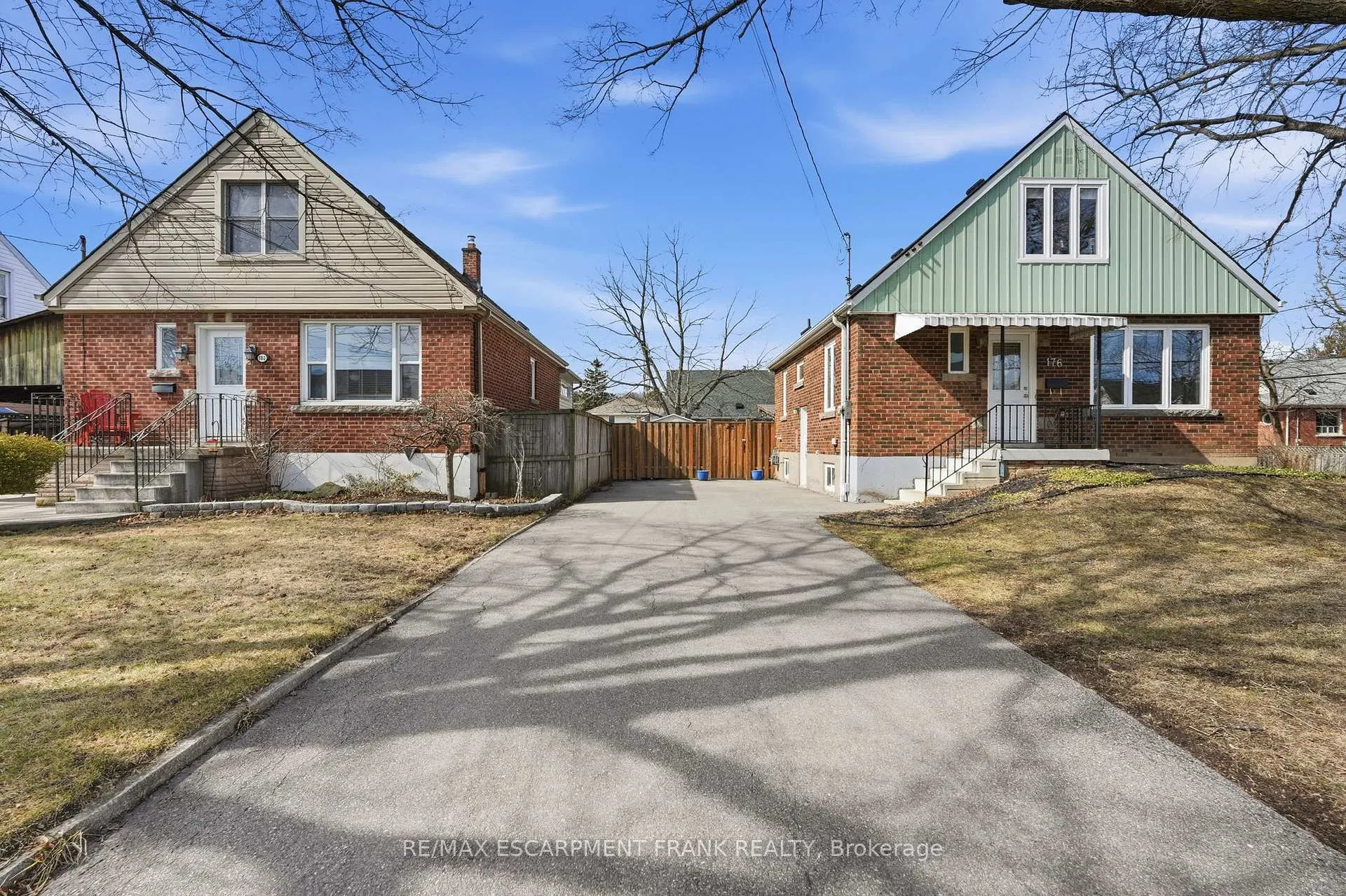 Photo 3 of 176 Charlotte Street, Hamilton, Rosedale — HOMEH