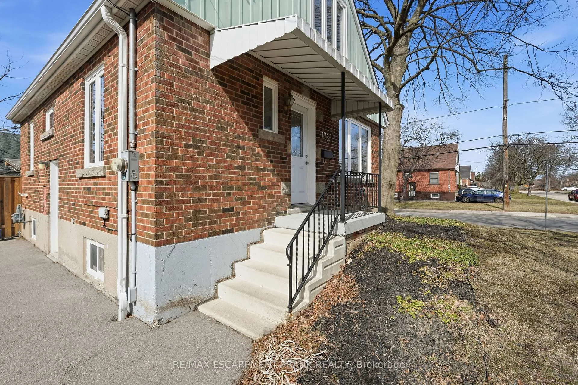 Photo 4 of 176 Charlotte Street, Hamilton, Rosedale — HOMEH
