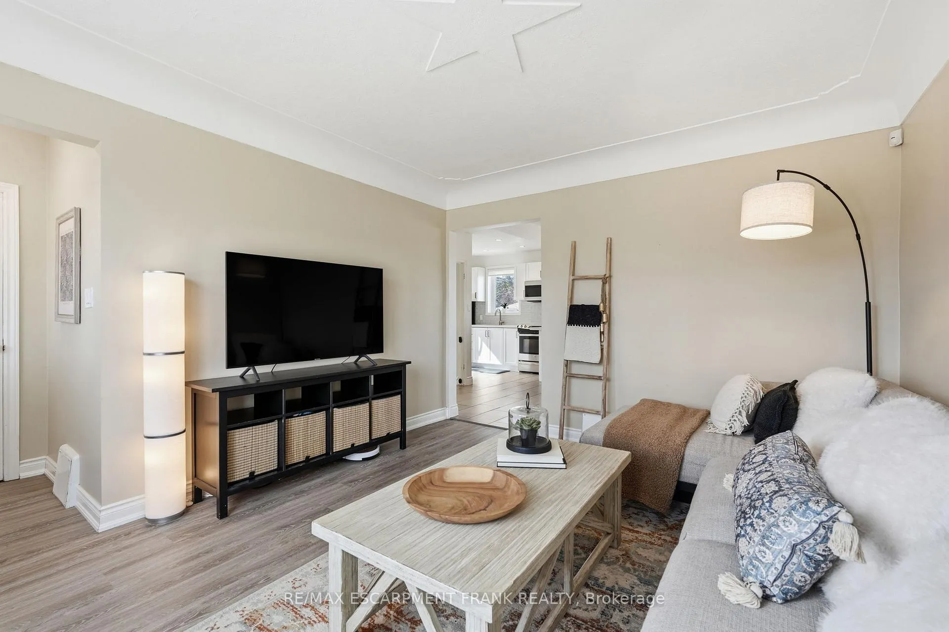 Photo 10 of 176 Charlotte Street, Hamilton, Rosedale — HOMEH