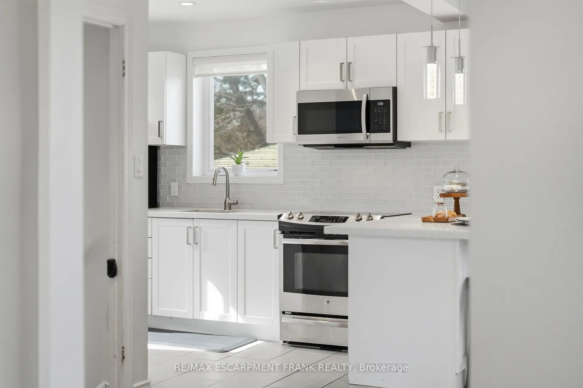 Photo 14 of 176 Charlotte Street, Hamilton, Rosedale — HOMEH
