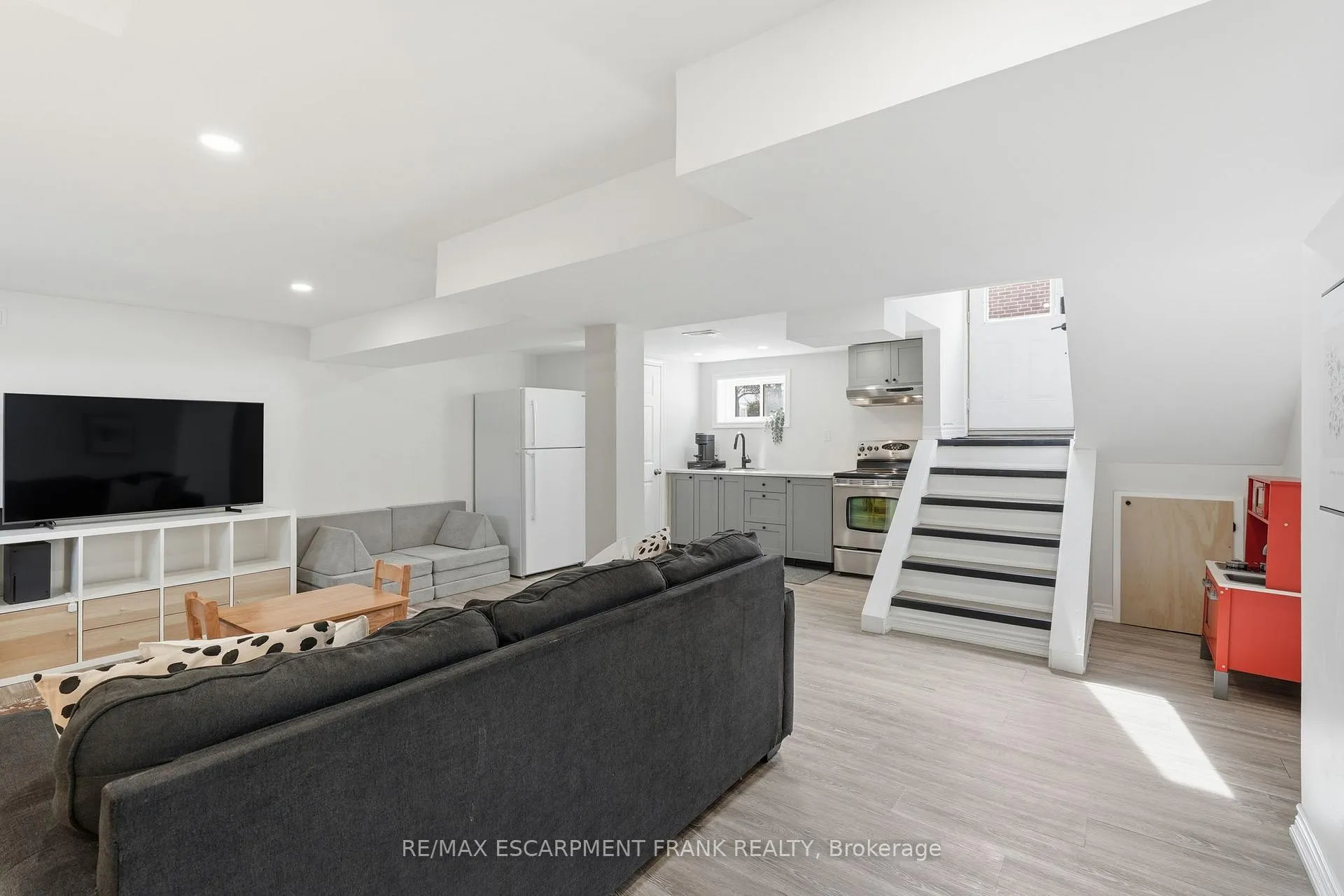 Photo 34 of 176 Charlotte Street, Hamilton, Rosedale — HOMEH
