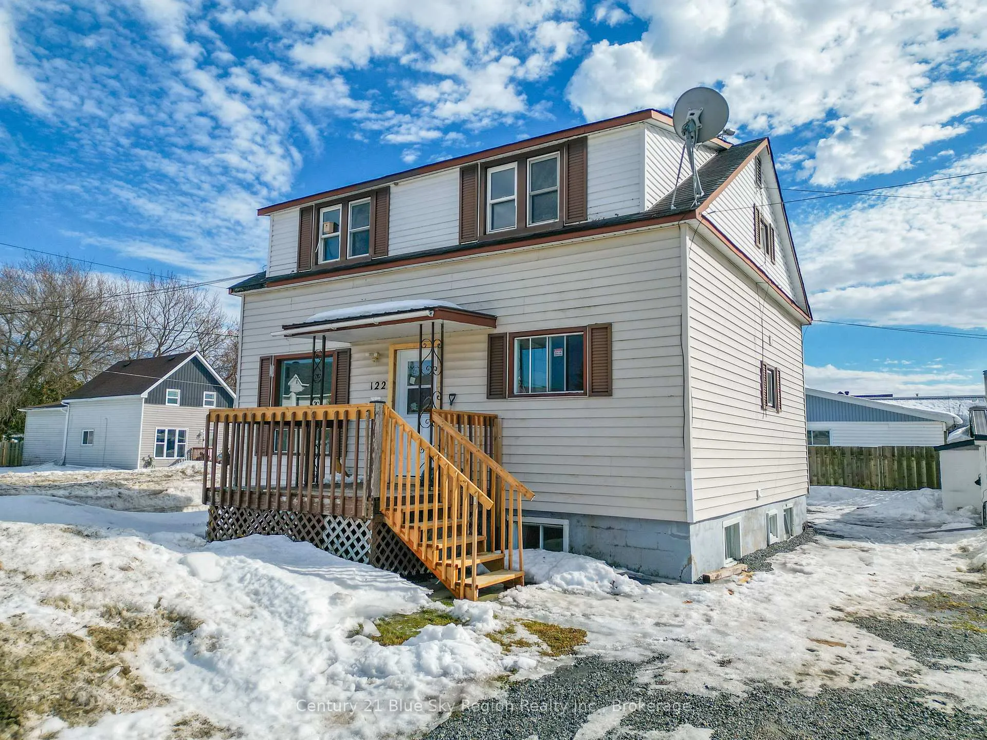 Photo 4 of 122 William Street, West Nipissing, Sturgeon Falls — HOMEH