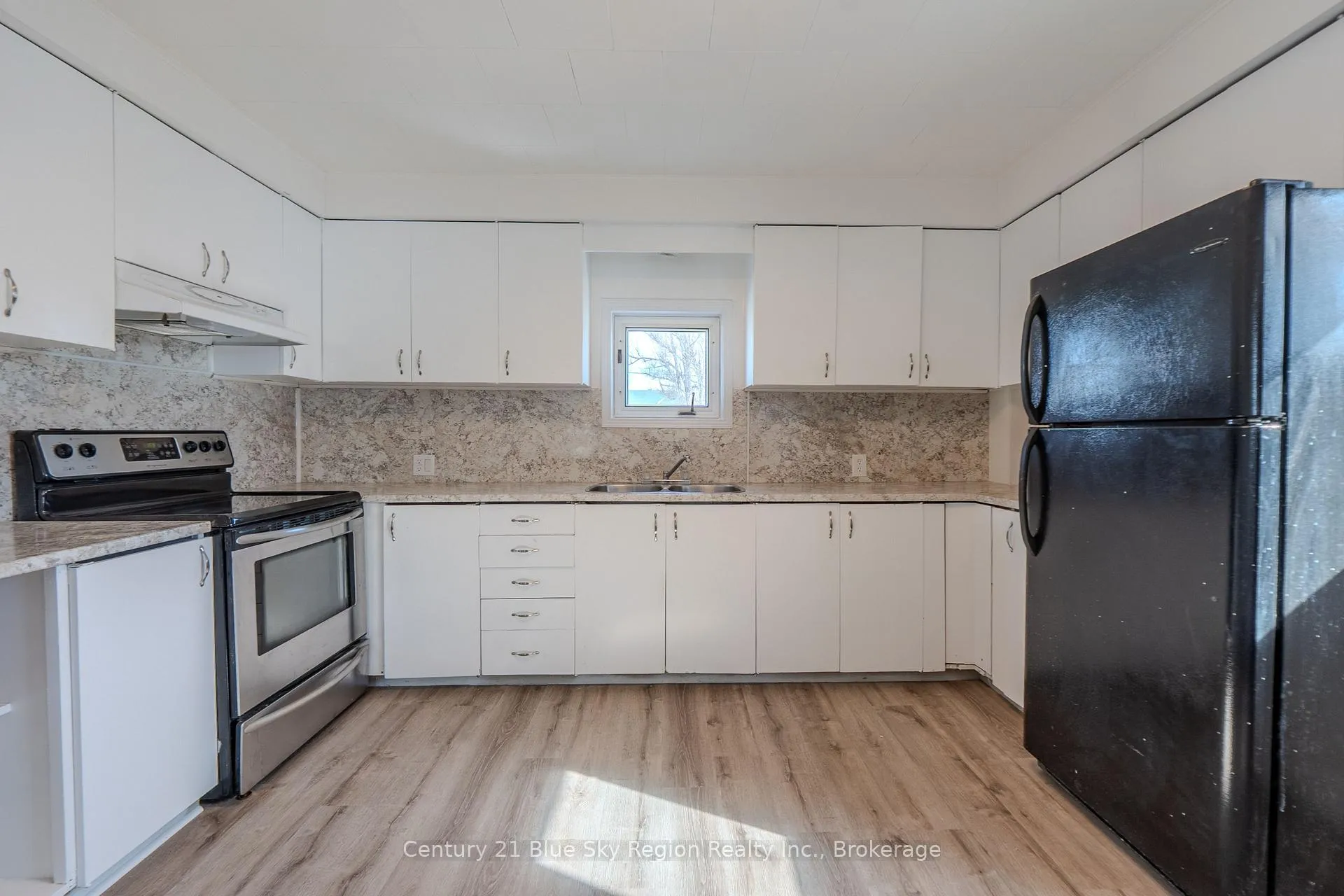Photo 6 of 122 William Street, West Nipissing, Sturgeon Falls — HOMEH