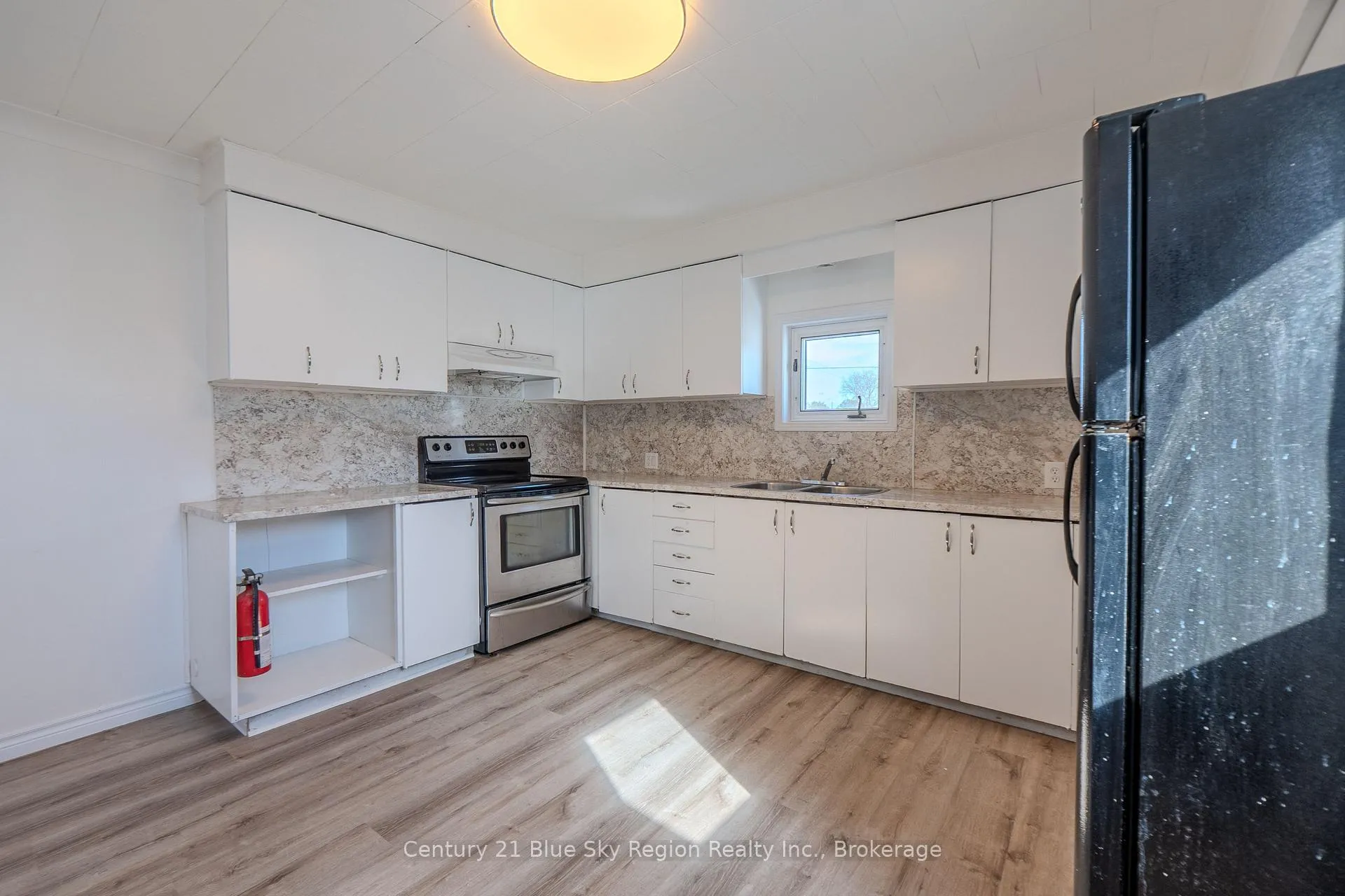Photo 7 of 122 William Street, West Nipissing, Sturgeon Falls — HOMEH
